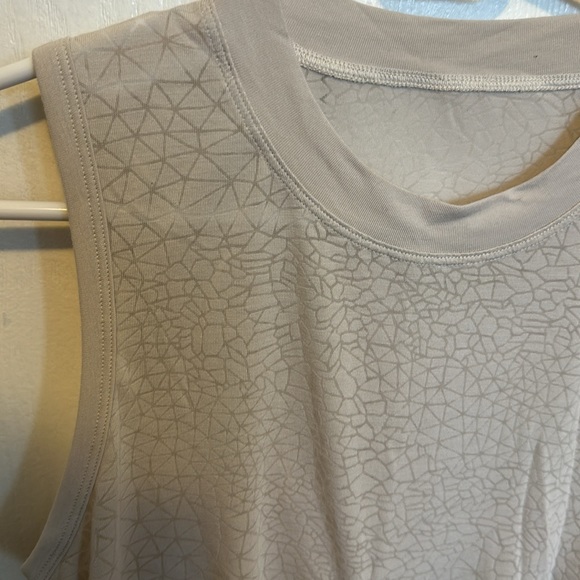 Lululemon slightly cropped tank - Picture 2 of 5